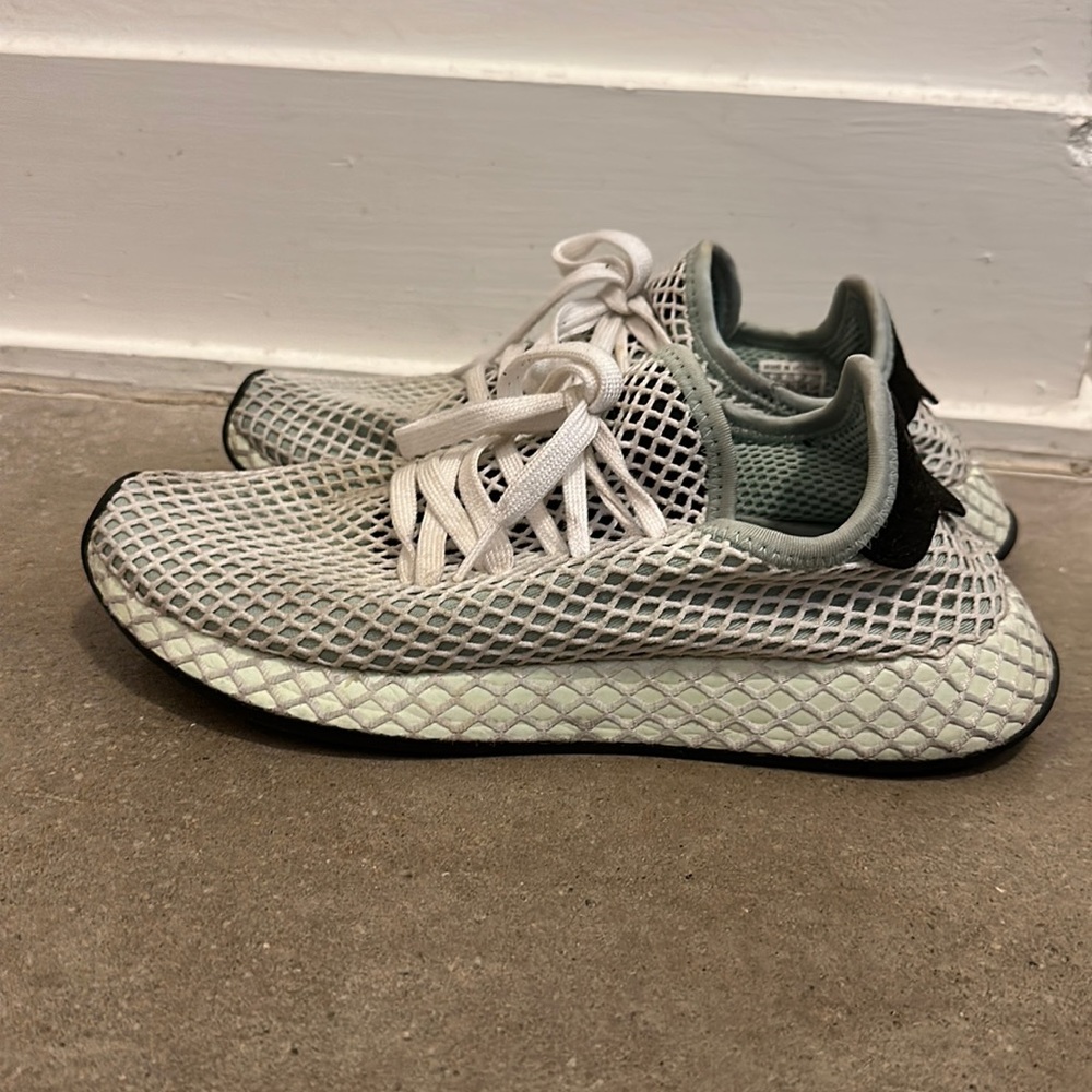 Gym shoes